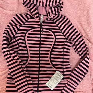 Lululemon scuba hoodie size 8